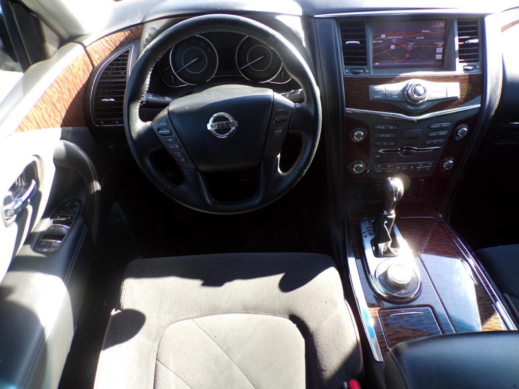2017 Nissan Armada Image 17