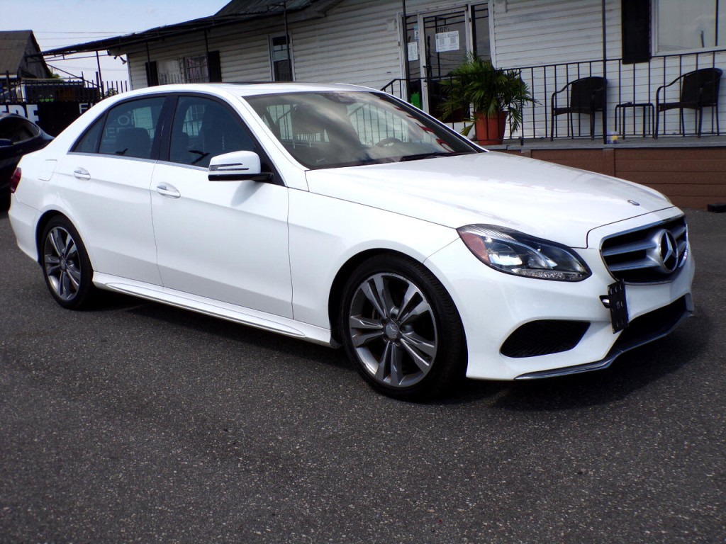 2016 Mercedes-Benz E-Class Image 2