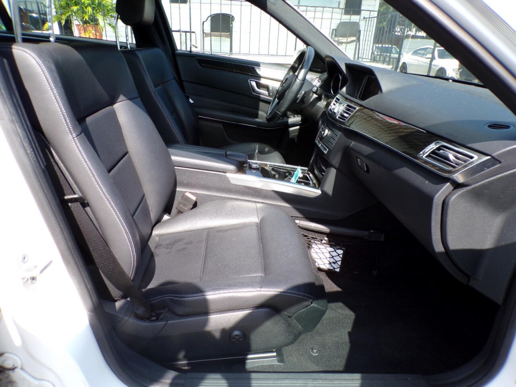 2016 Mercedes-Benz E-Class Image 10