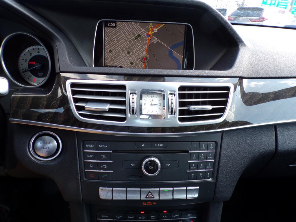 2016 Mercedes-Benz E-Class Image 13