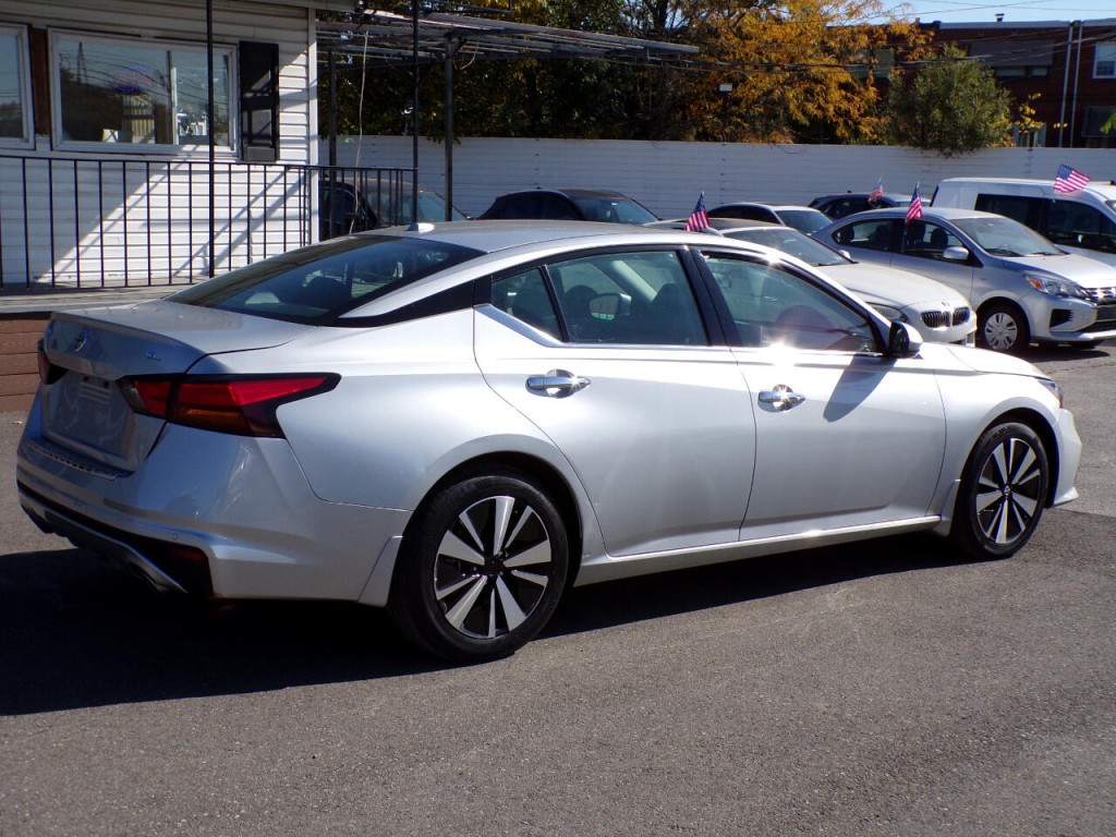 2021 Nissan Altima Image 3