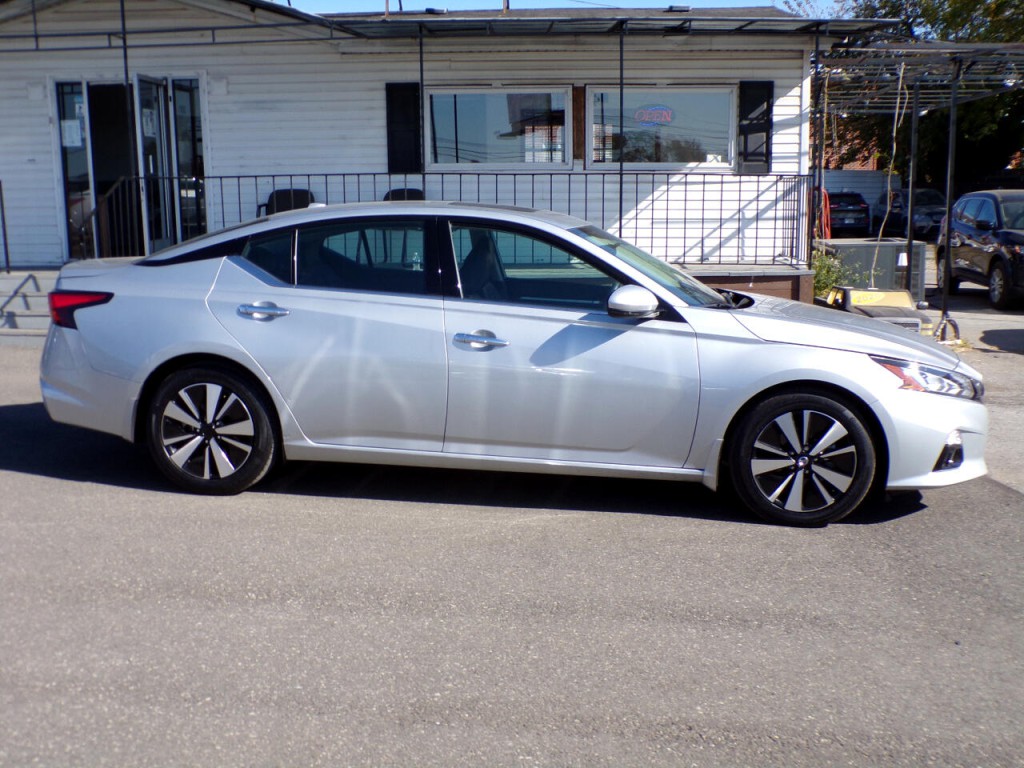 2021 Nissan Altima Image 5