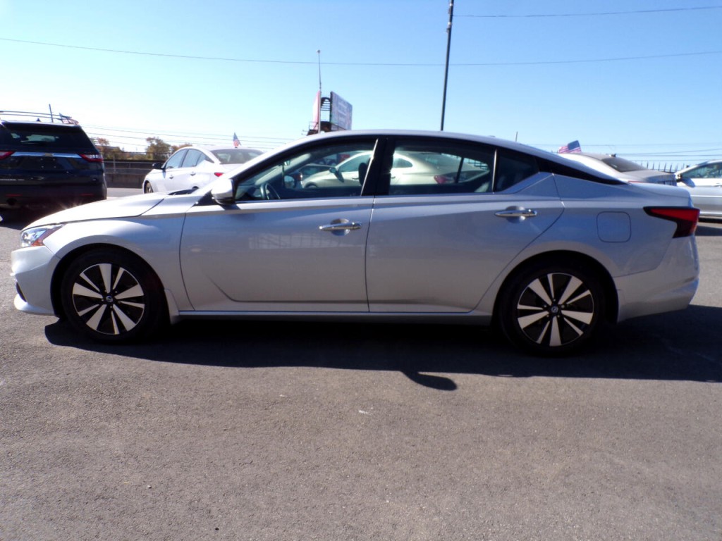 2021 Nissan Altima Image 6