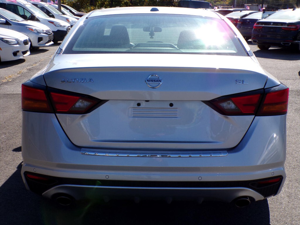 2021 Nissan Altima Image 8