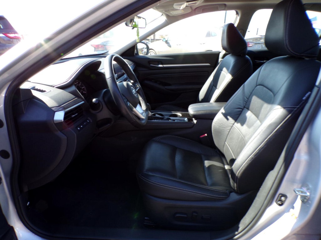 2021 Nissan Altima Image 11