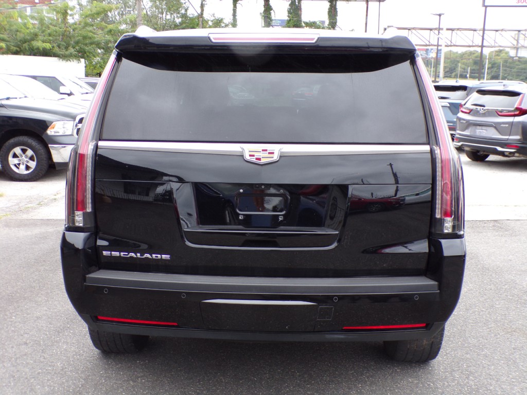 2017 Cadillac Escalade Image 6