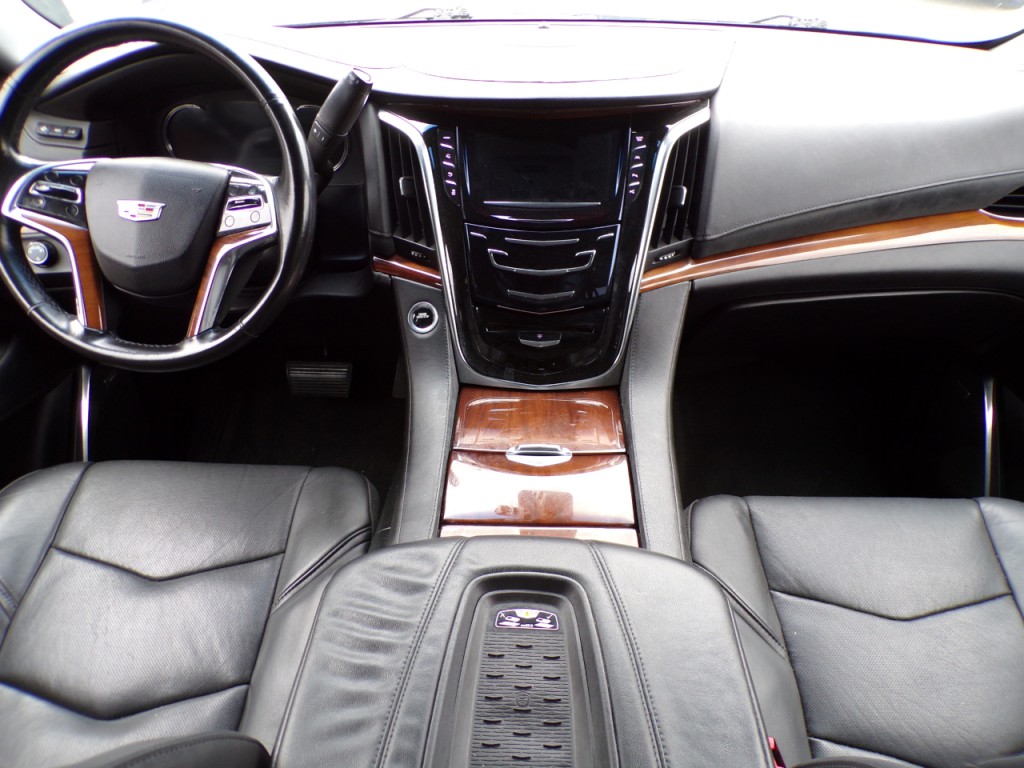 2017 Cadillac Escalade Image 7