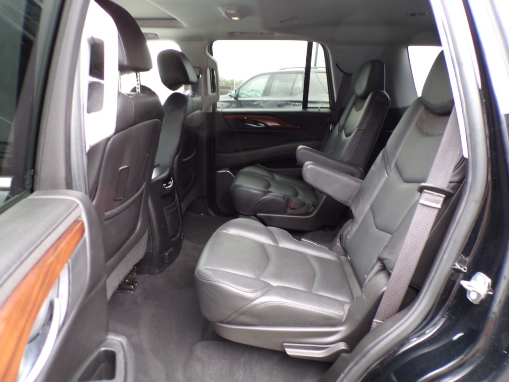 2017 Cadillac Escalade Image 11