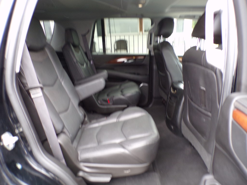 2017 Cadillac Escalade Image 12