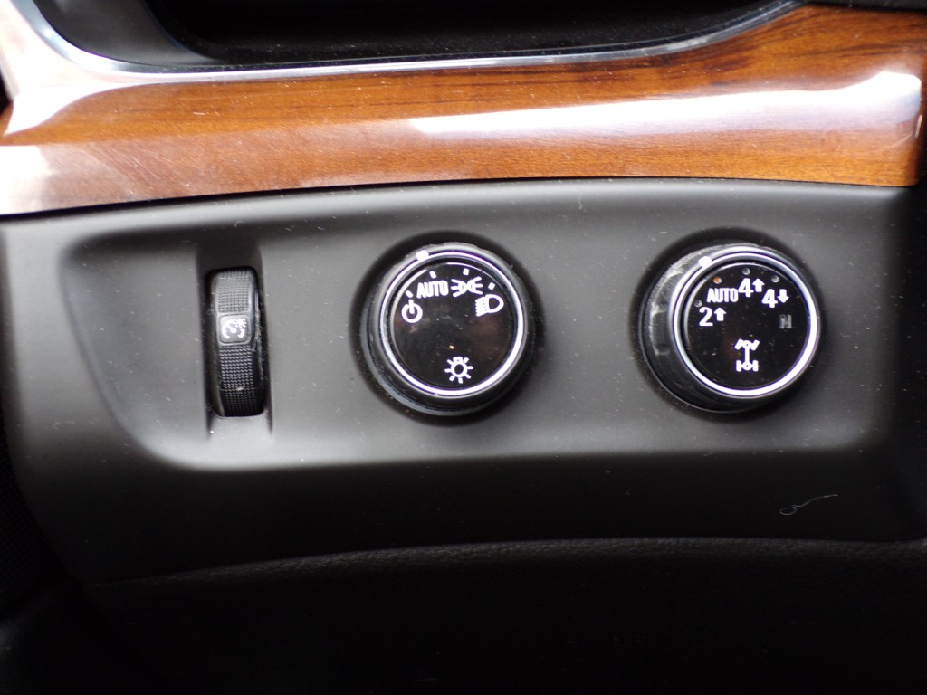 2017 Cadillac Escalade Image 17