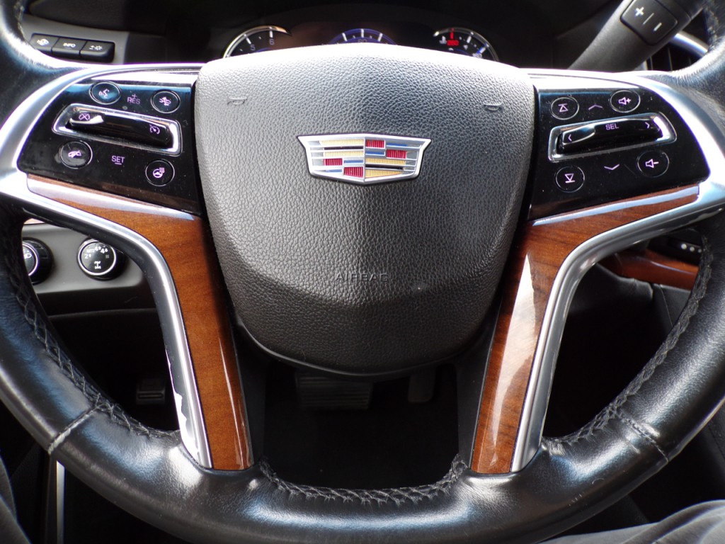 2017 Cadillac Escalade Image 19