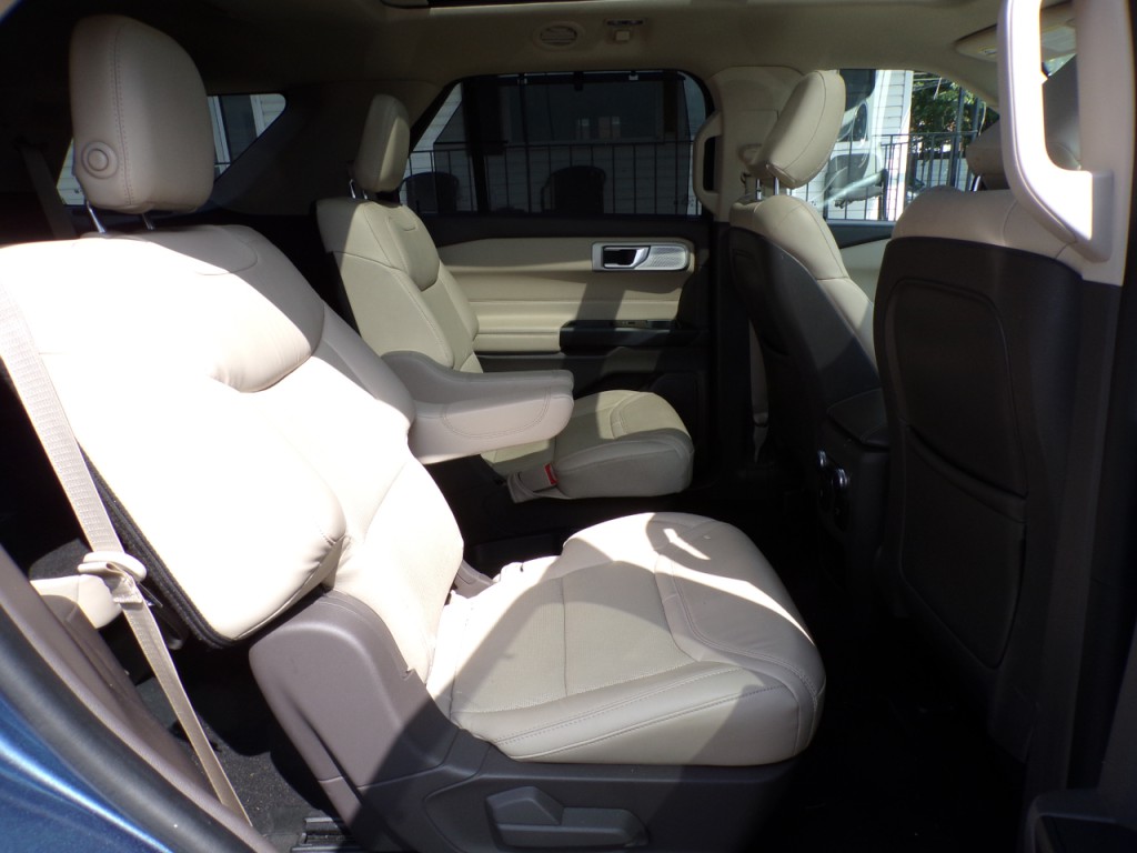 2020 Ford Explorer Image 12