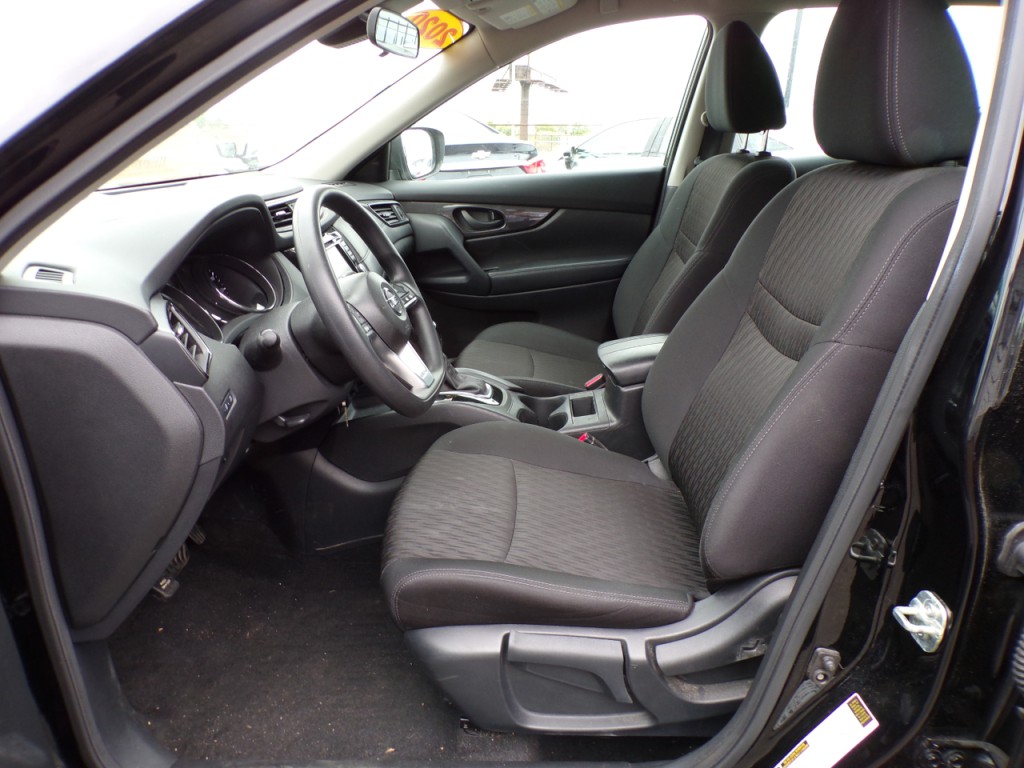 2018 Nissan Rogue Image 10