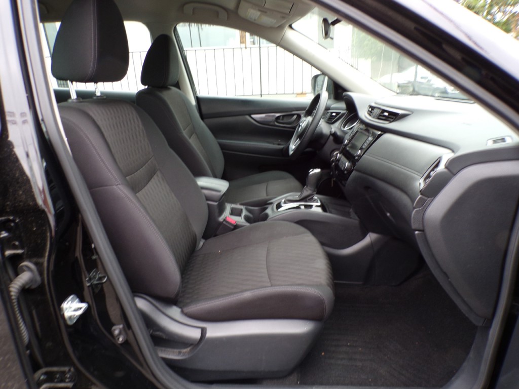 2018 Nissan Rogue Image 11
