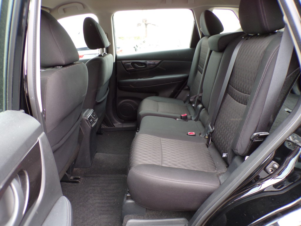 2018 Nissan Rogue Image 12