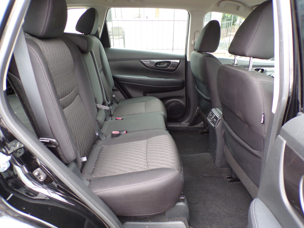 2018 Nissan Rogue Image 13
