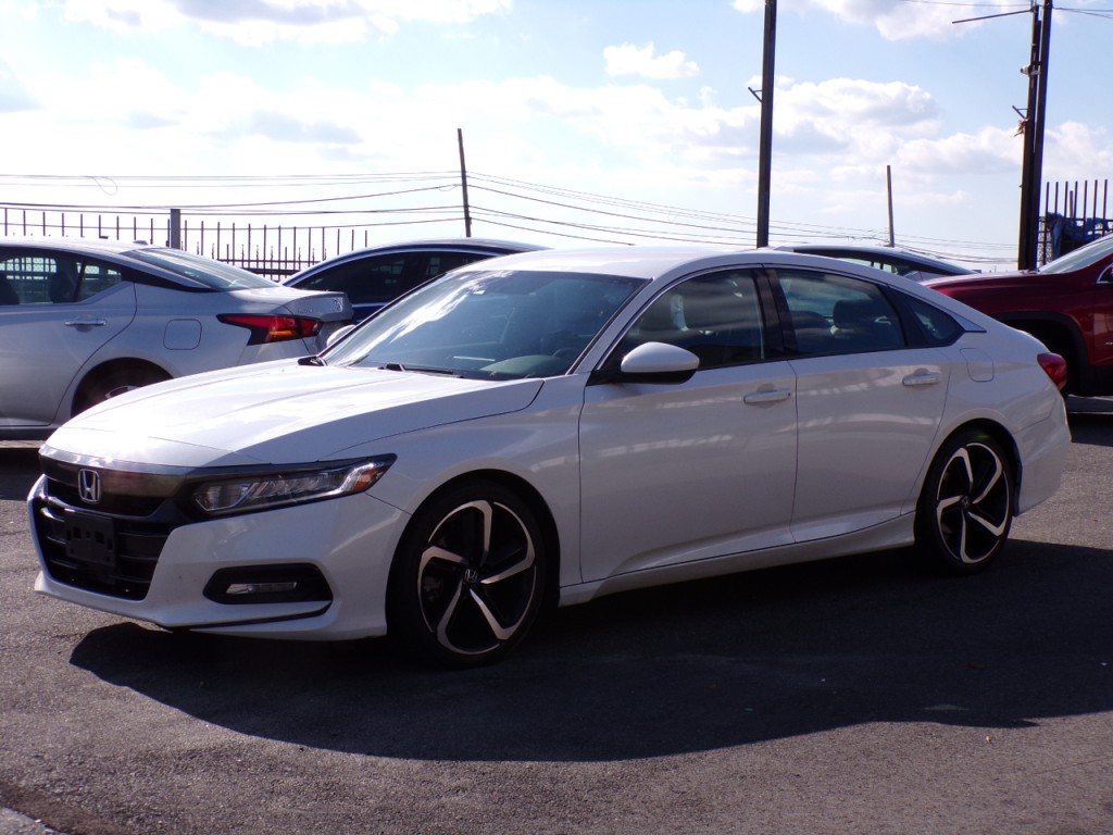 2019 Honda Accord Image 2