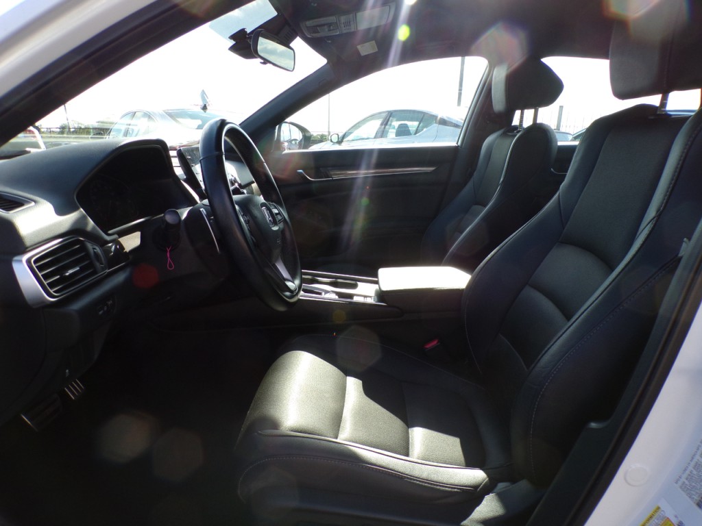 2019 Honda Accord Image 9