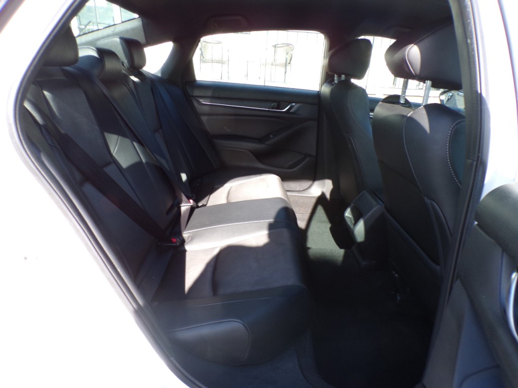 2019 Honda Accord Image 12