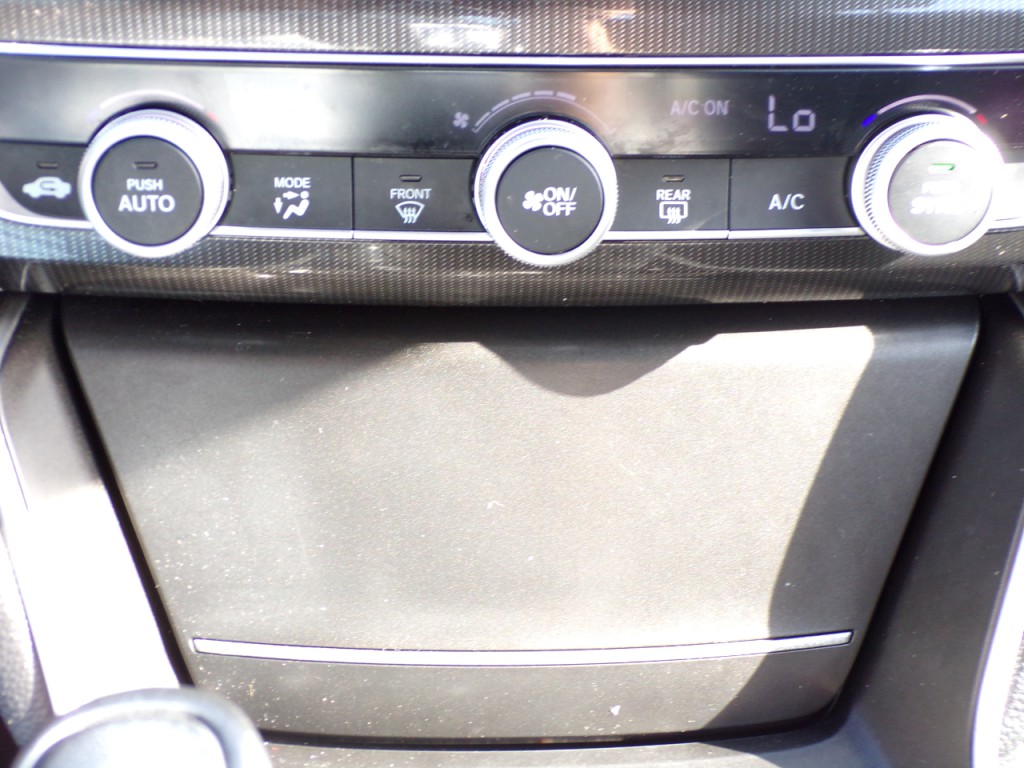 2019 Honda Accord Image 15