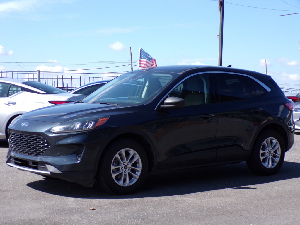 2022 Ford Escape Image 2
