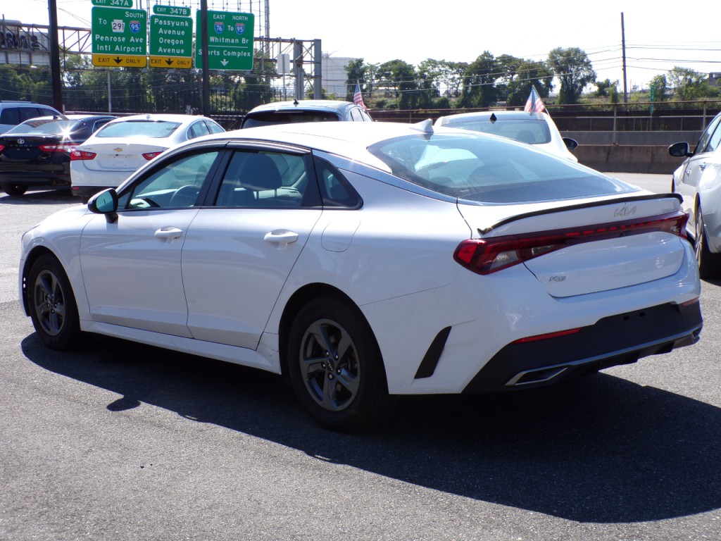 2022 Kia K5 Image 4