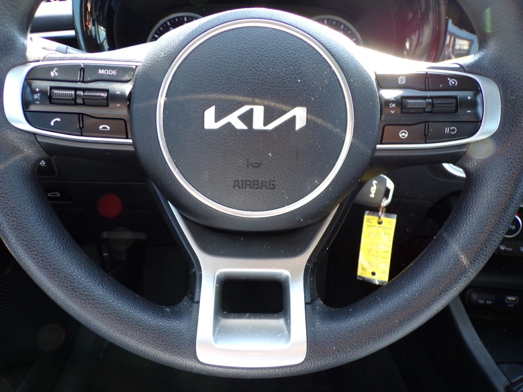2022 Kia K5 Image 18