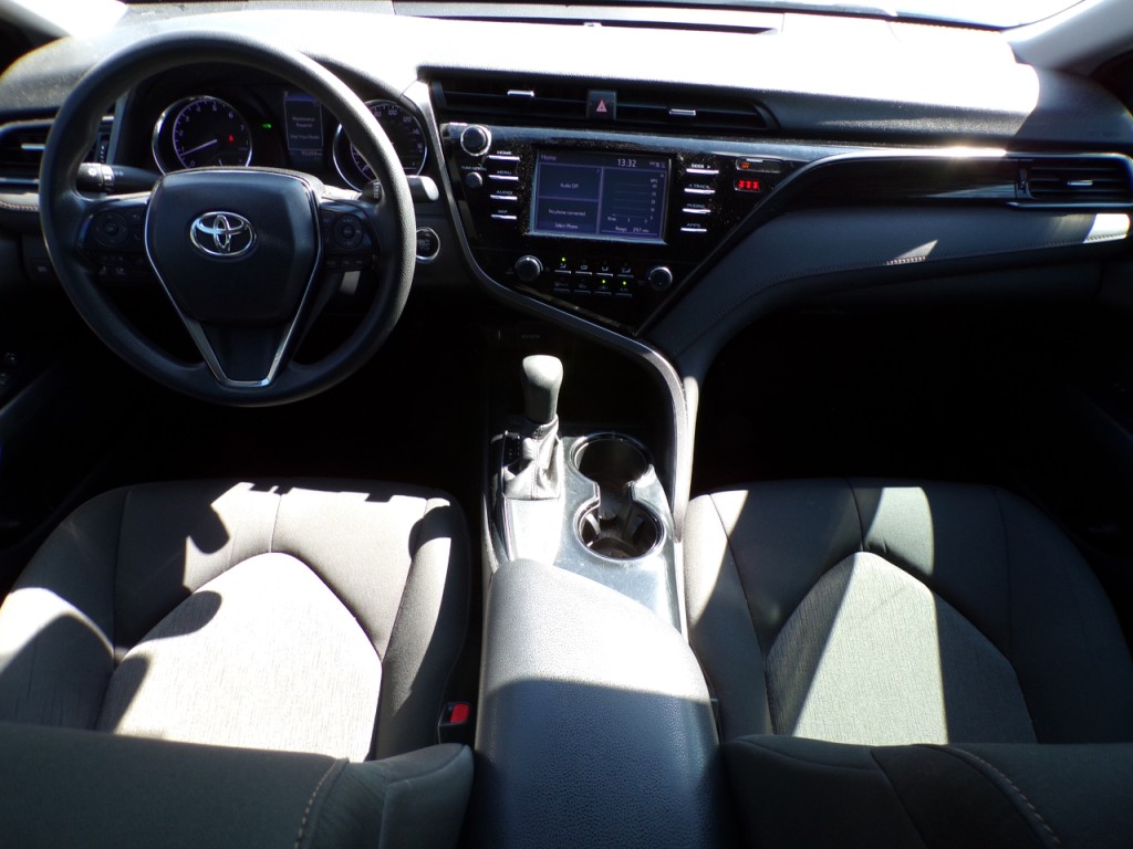 2019 Toyota Camry Image 7