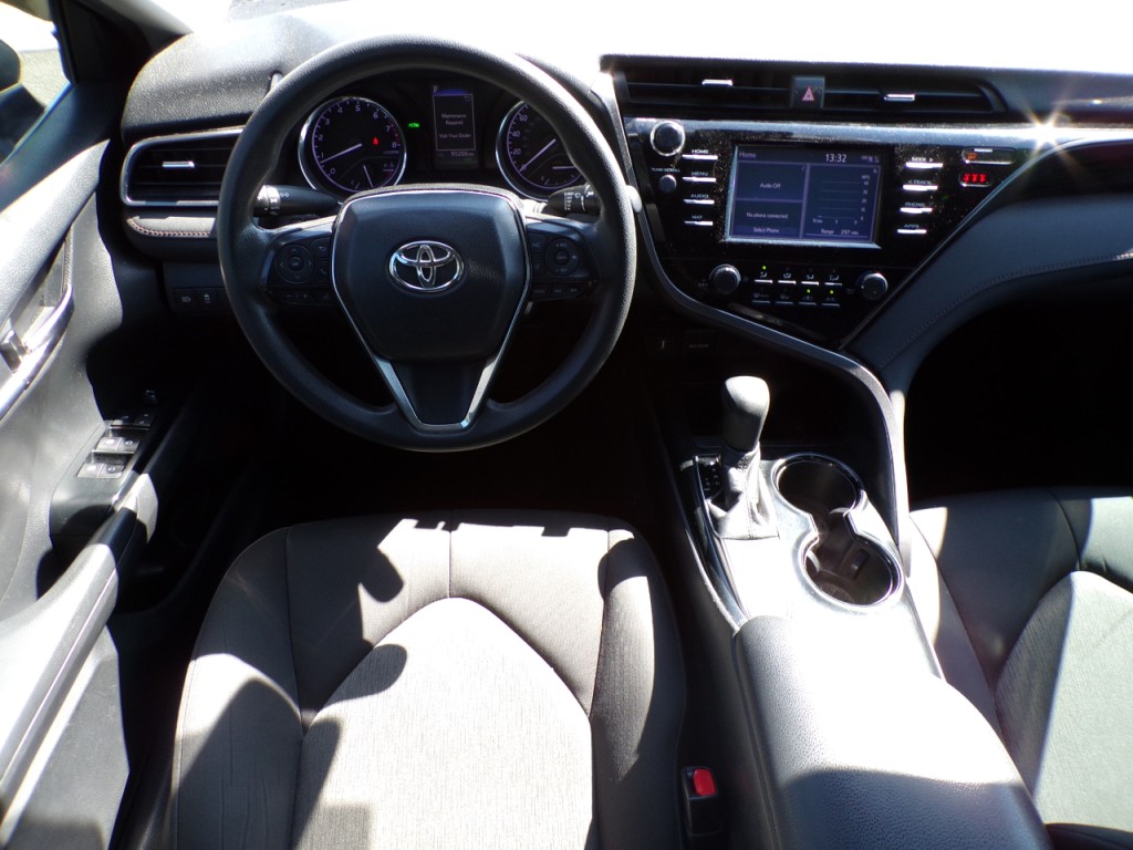 2019 Toyota Camry Image 8