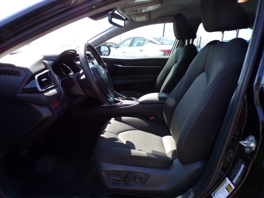 2019 Toyota Camry Image 9