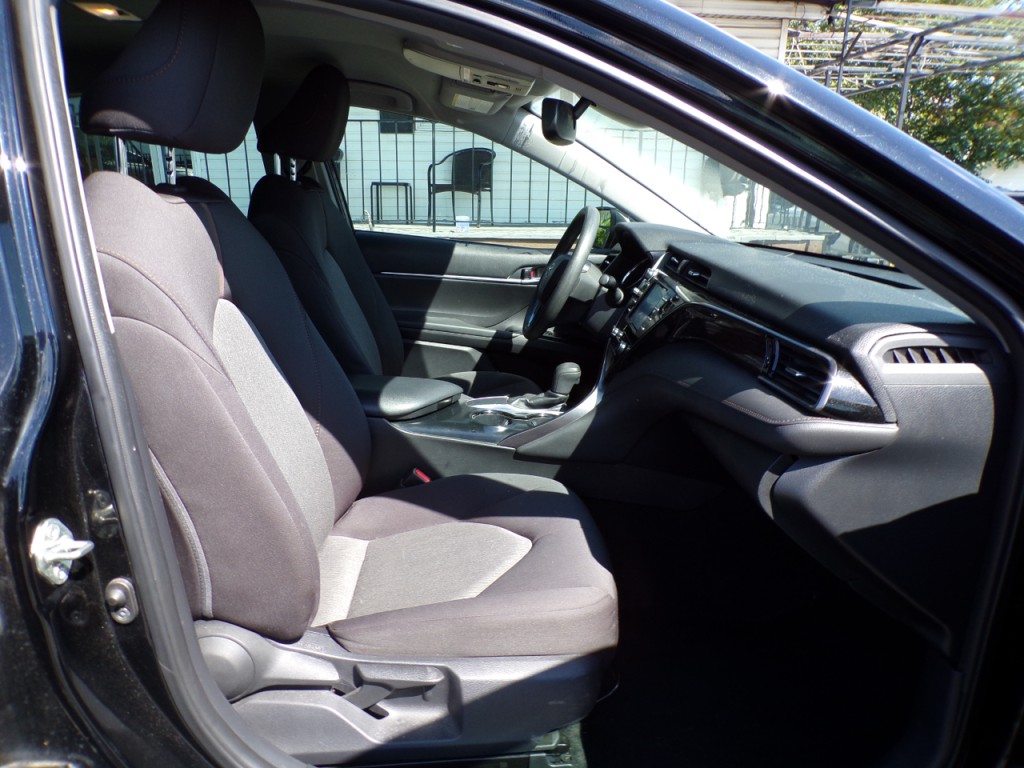 2019 Toyota Camry Image 10