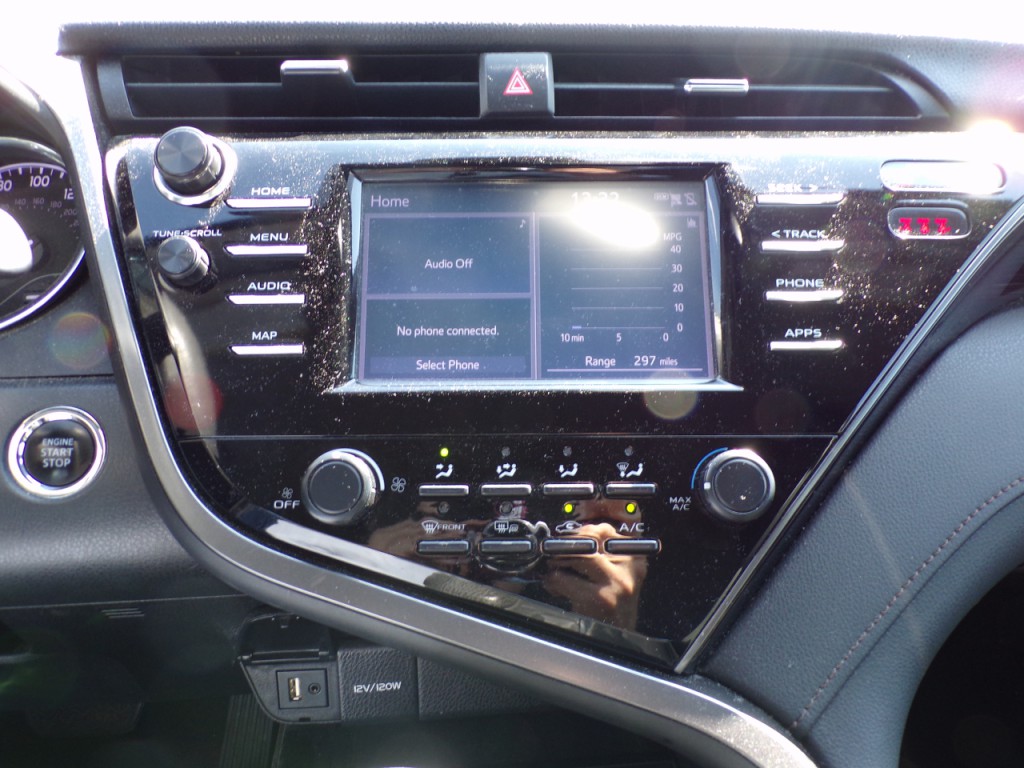 2019 Toyota Camry Image 13