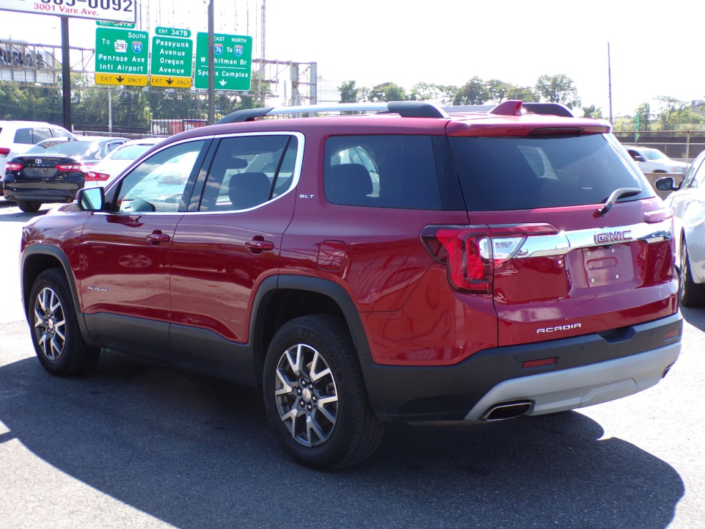 2023 GMC Acadia Image 4