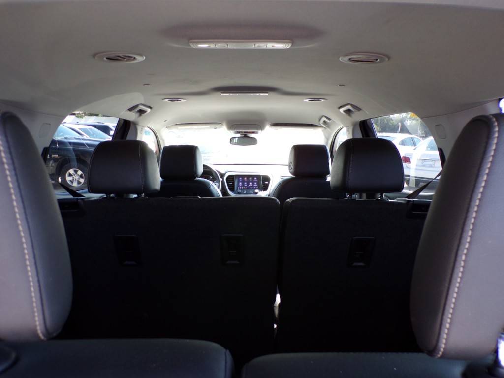 2023 GMC Acadia Image 13