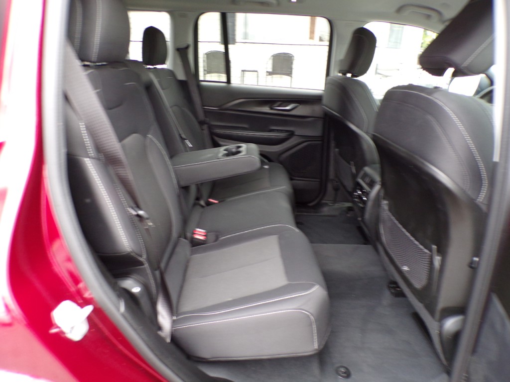 2023 Jeep Grand Cherokee Image 13