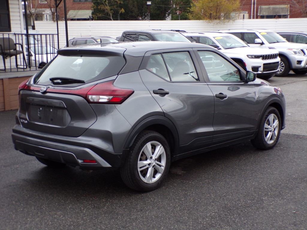 2023 Nissan Kicks Image 2