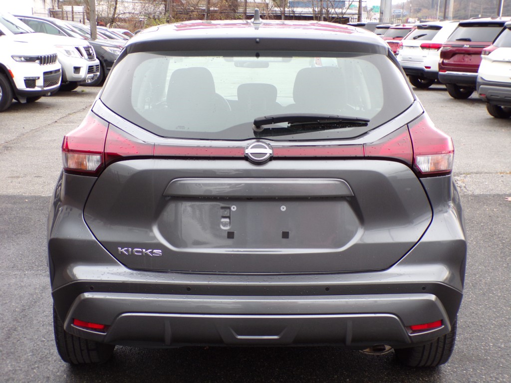 2023 Nissan Kicks Image 3