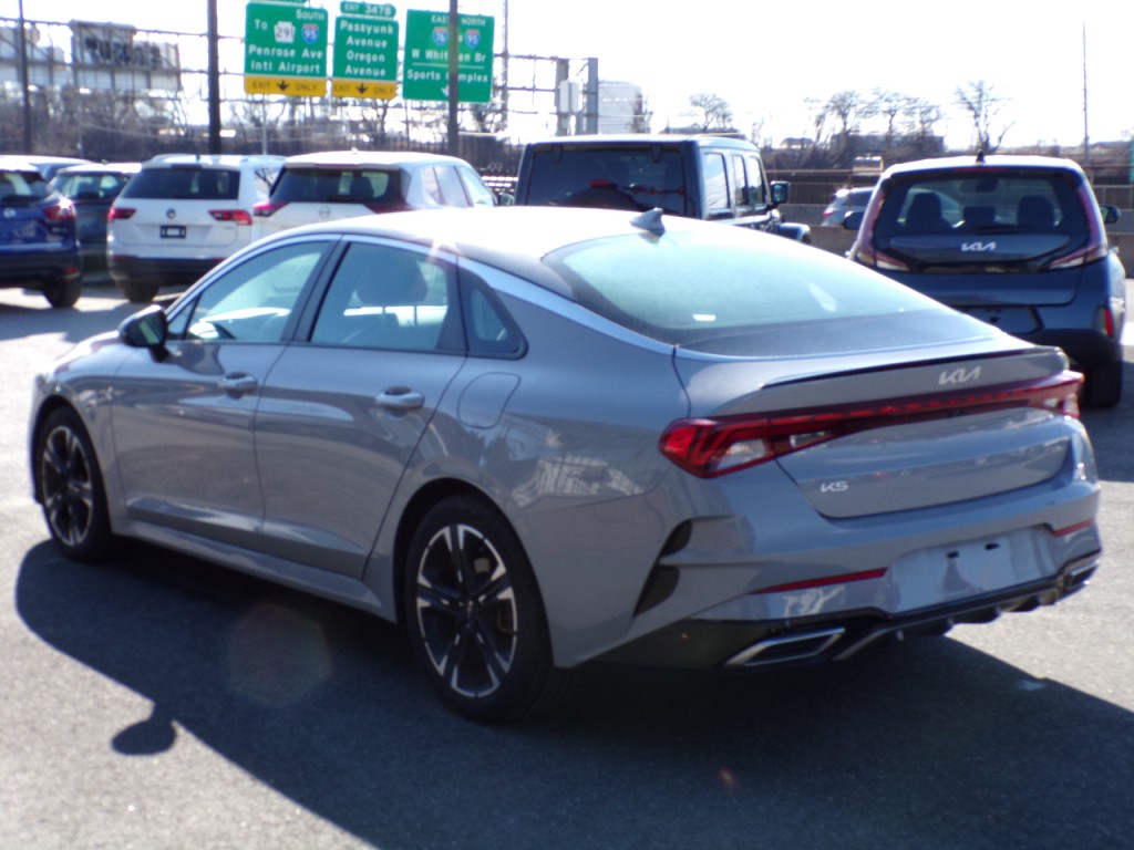 2023 Kia K5 Image 5