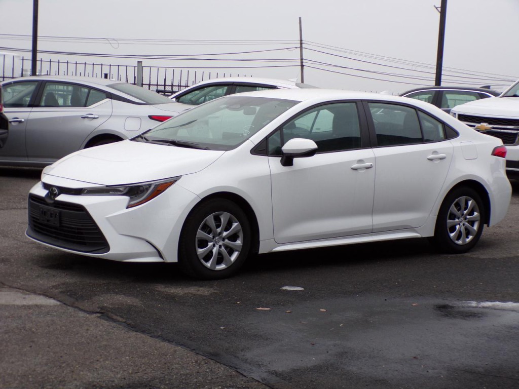 2024 Toyota Corolla Image 2