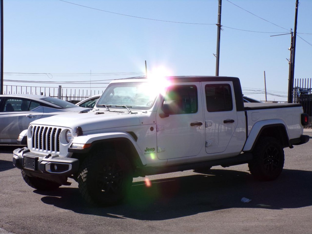 2021 Jeep Gladiator Image 2