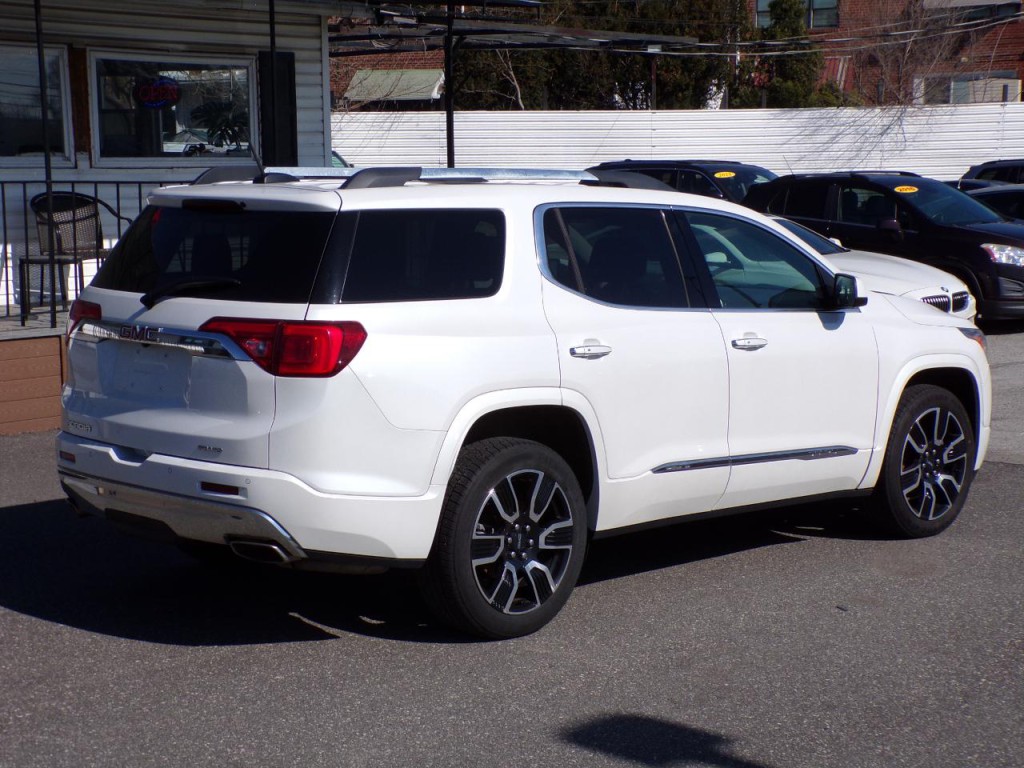 2019 GMC Acadia Image 3
