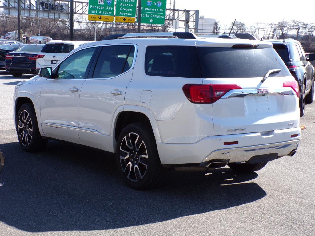 2019 GMC Acadia Image 4