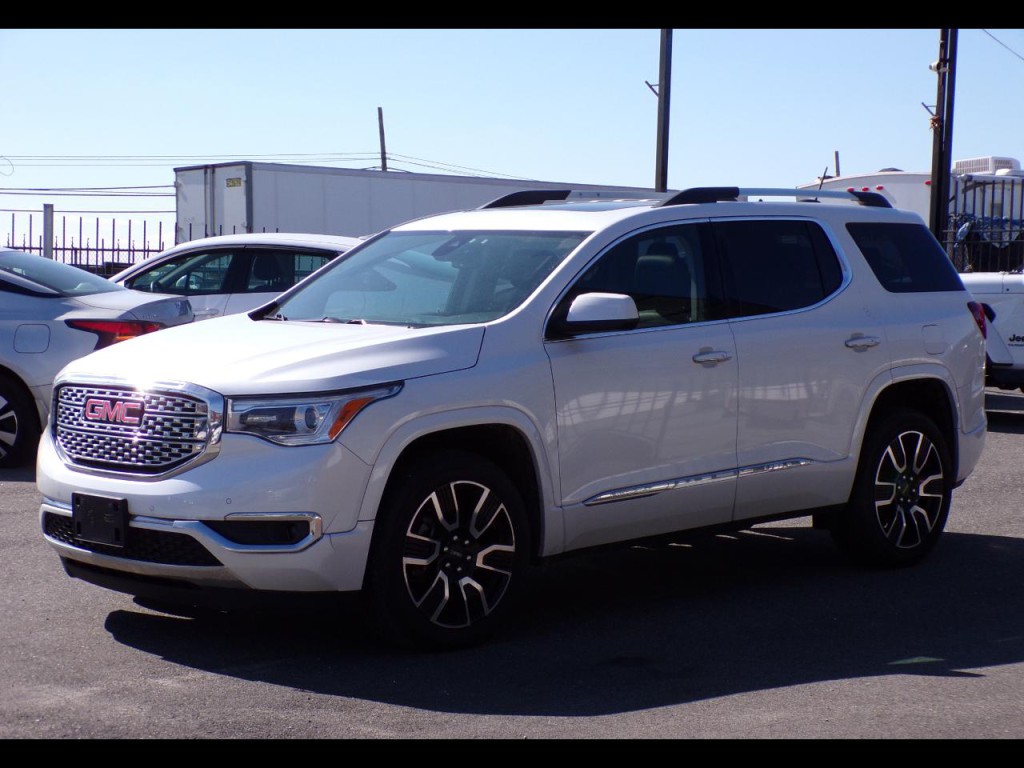 2019 GMC Acadia Image 2