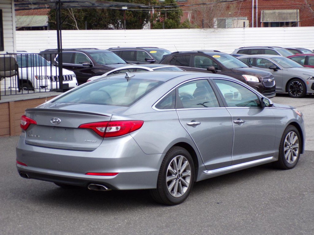 2016 Hyundai Sonata Image 2
