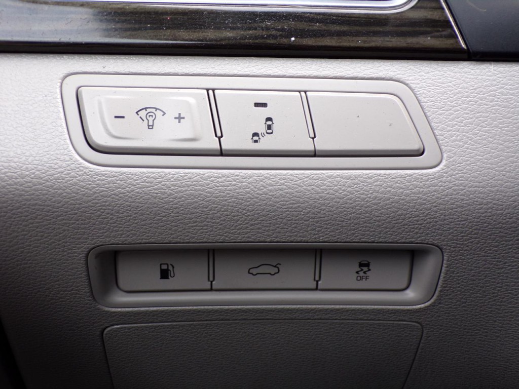 2016 Hyundai Sonata Image 16