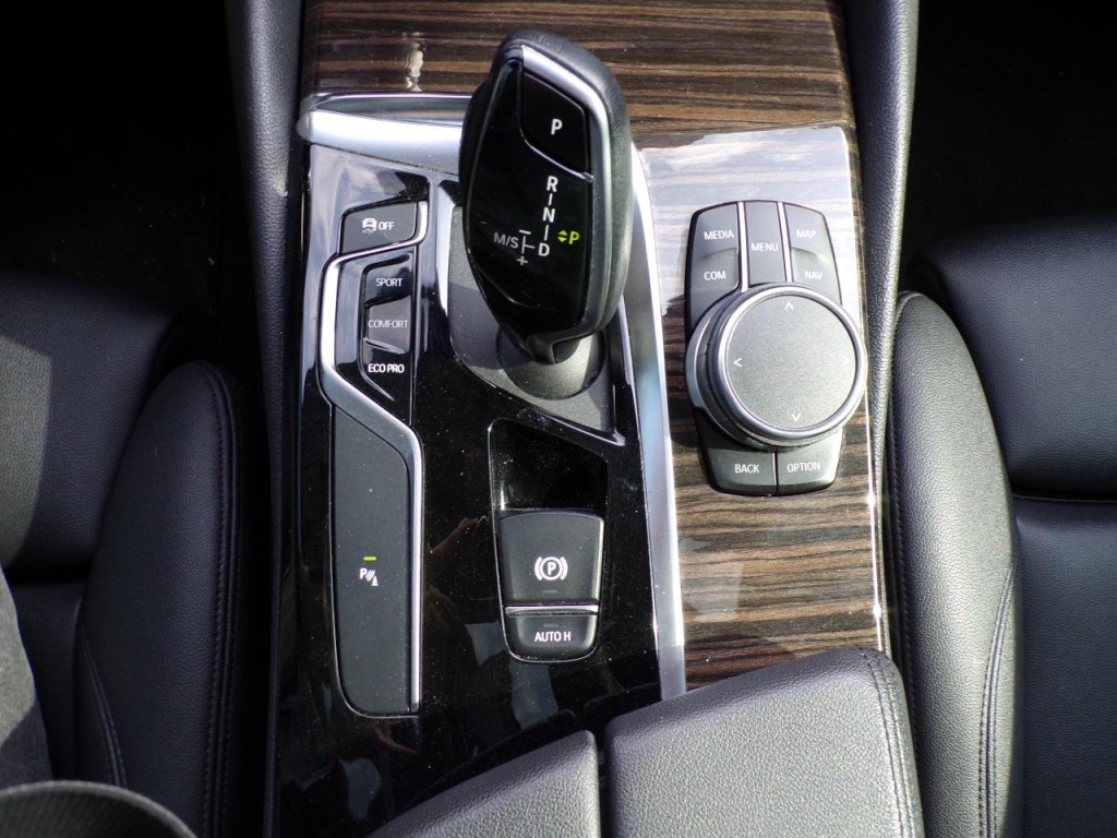 2019 BMW 5 Series Image 17