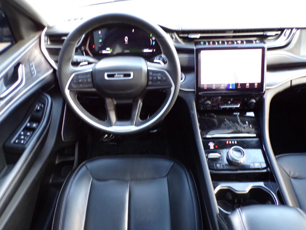 2022 Jeep Grand Cherokee Image 10