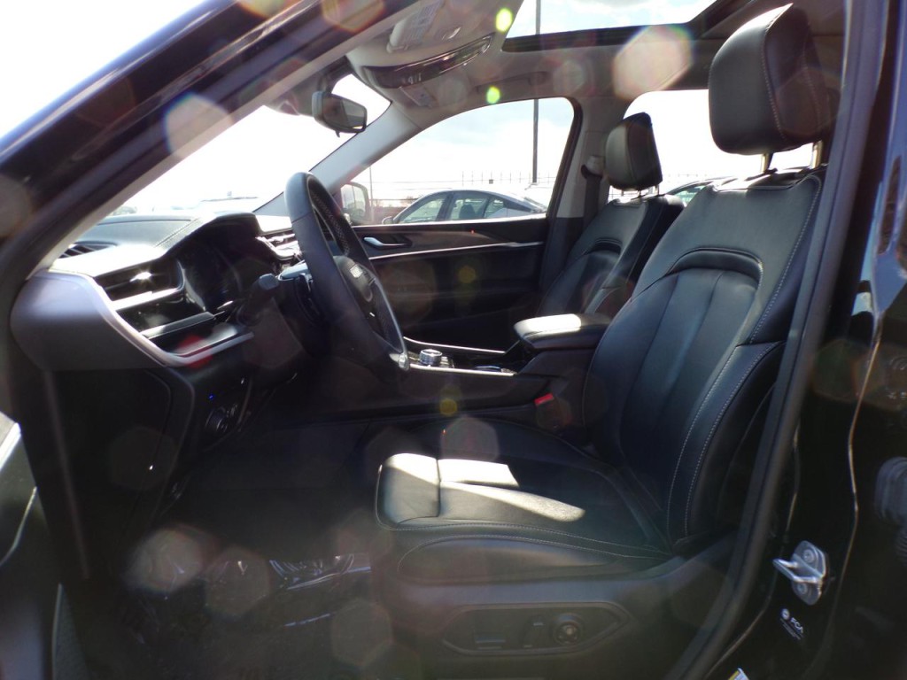 2022 Jeep Grand Cherokee Image 11