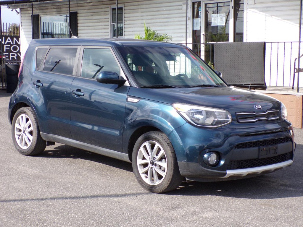 2023 Kia Soul Image 2