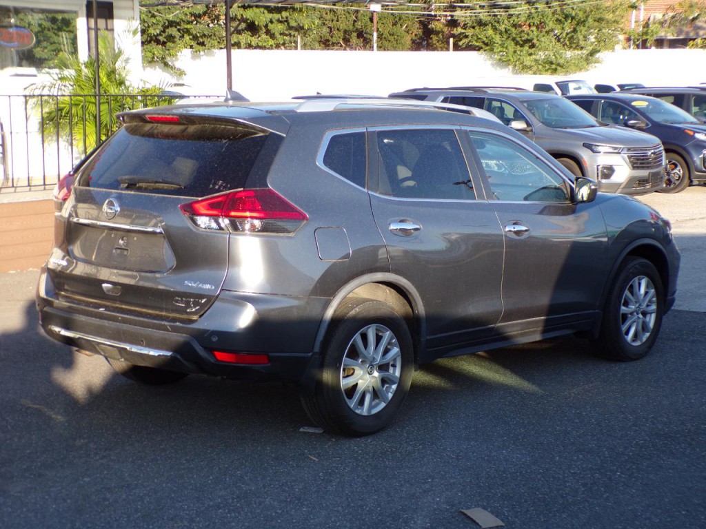 2020 Nissan Rogue Image 3
